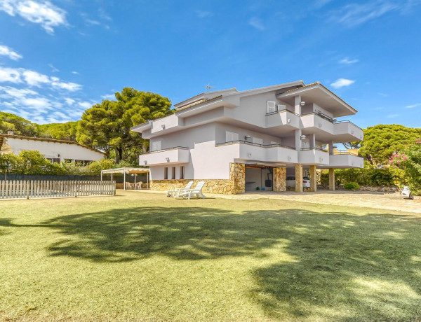 Casa o chalet independiente en venta en avenida dels Arenals de Mar, 18