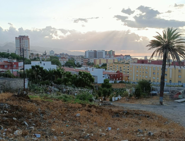 Terreno en venta en calle Santa Cruz de Califoria, 28