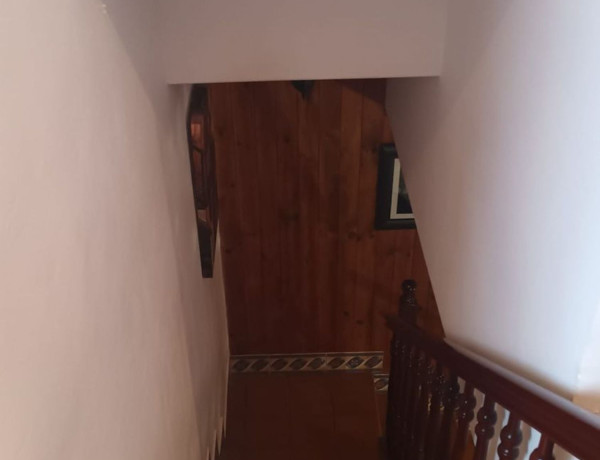 Chalet adosado en venta en calle Fornás