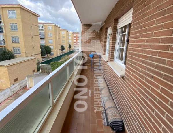 Piso en venta en Camilo Jose Cela, 8