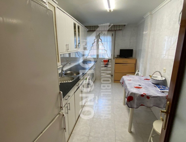 Piso en venta en Camilo Jose Cela, 8