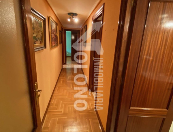 Piso en venta en Camilo Jose Cela, 8