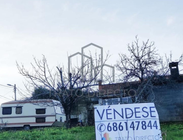 Terreno en venta en calle Outeiriño