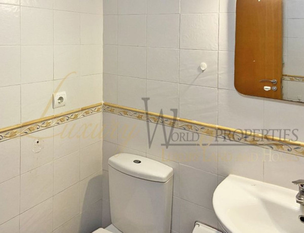 Piso en venta en avenida Adeje 300