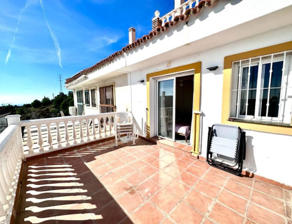 Chalet adosado en venta en calle Hierbamora, 4