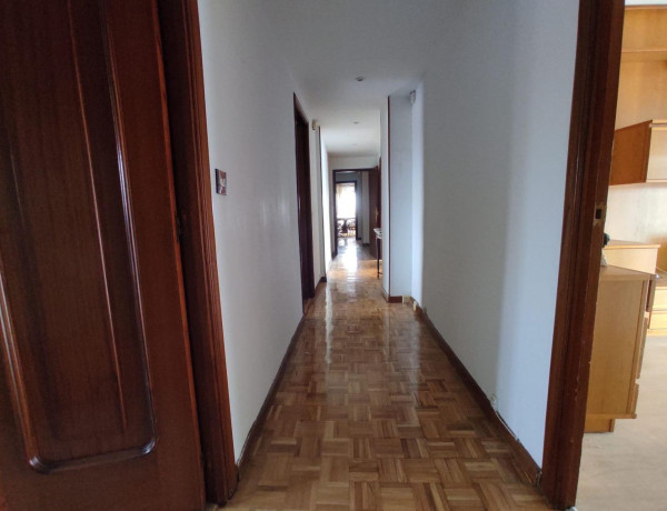 Piso en venta en Los Vadillos - R. Sanitaria - Pozanos