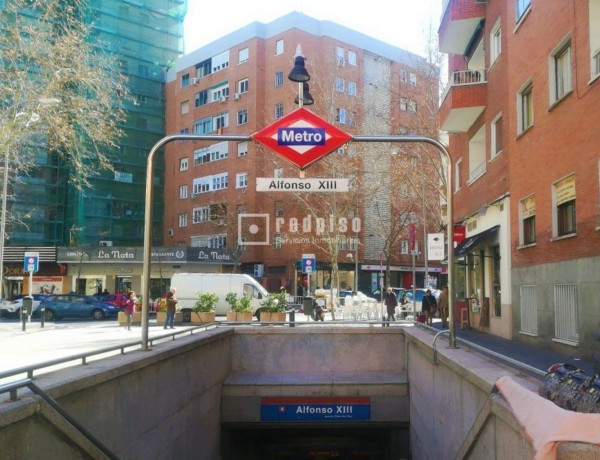 Garaje en venta en calle del Corazón de María