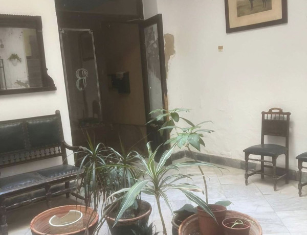 Edificio residencial en venta en calle Larios