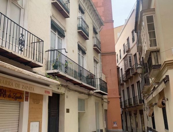 Edificio residencial en venta en calle Larios