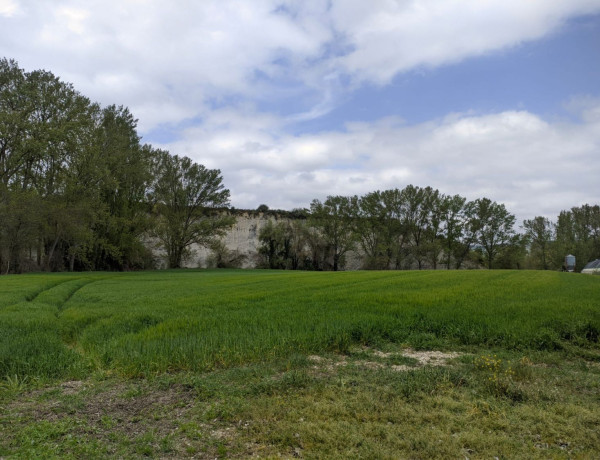 Terreno en venta en calle Santa María