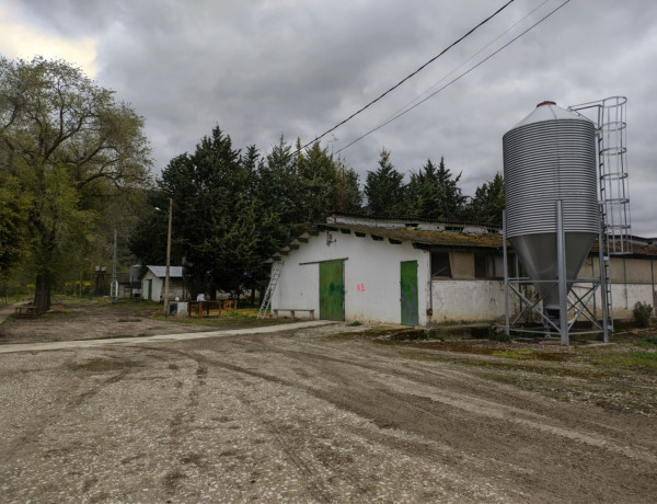 Terreno en venta en calle Santa María