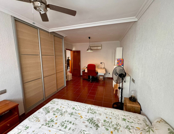 Chalet adosado en venta en calle Doctor Cristóbal Urrea Acosta