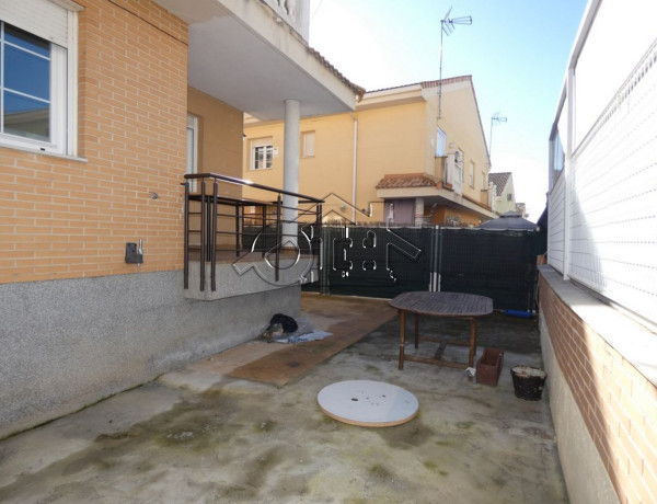 Chalet adosado en venta en agustin rodriguez sahagun