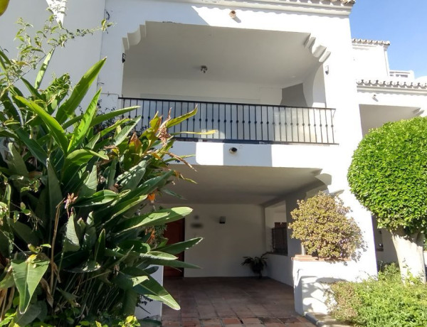 Chalet adosado en venta en calle Acuario s/n