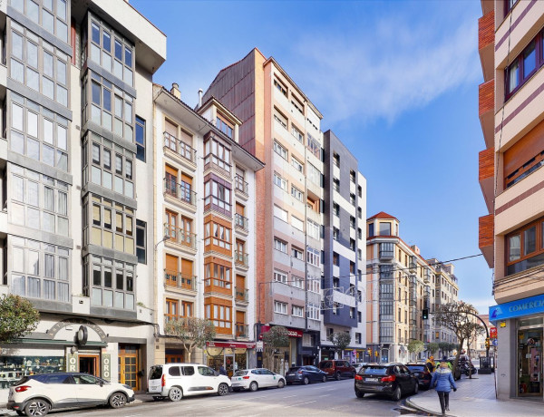 Piso en venta en avenida Manuel Llaneza, 16