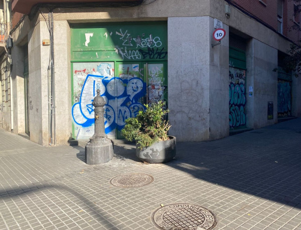 Local en venta en calle de la Noguera Pallaresa, 19