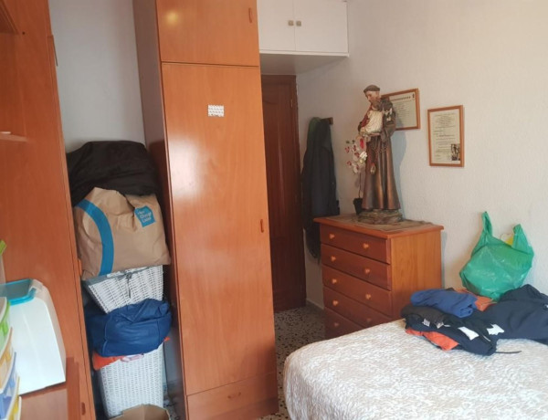 Piso en venta en avenida Adolfo Díaz Ambrona