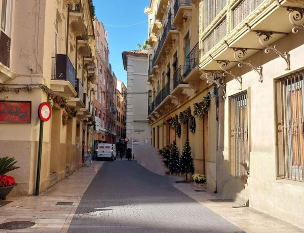 Piso en venta en calle Sánchez Madrigal