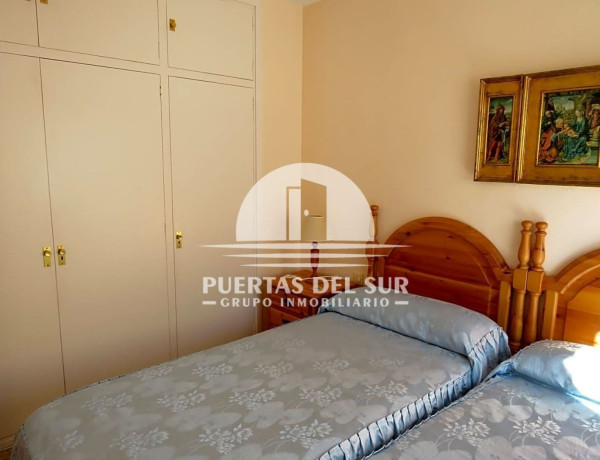 Piso en venta en calle Lora del Río, 2