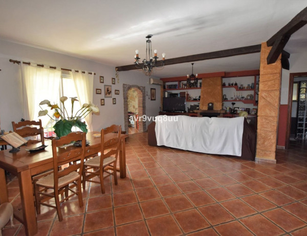 Casa o chalet independiente en venta en calle Clavel