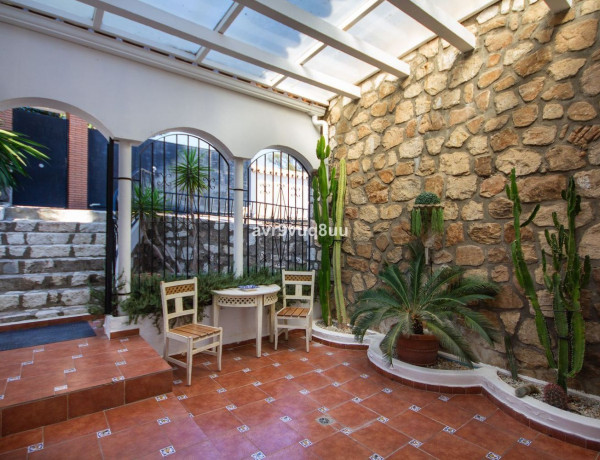 Casa o chalet independiente en venta en calle Clavel