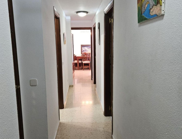 Piso en venta en Los Barrios