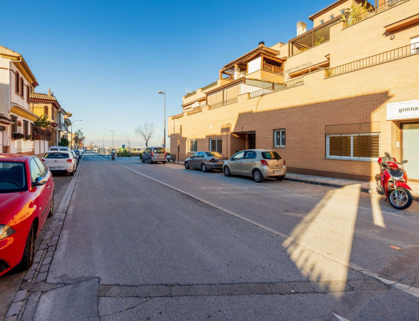 Garaje en venta en avenida de los Claveles