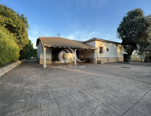 Casa o chalet independiente en venta en Paraíso Arenal - La Colina