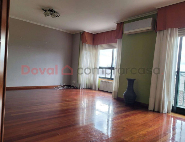 Chalet adosado en venta en Ponteareas