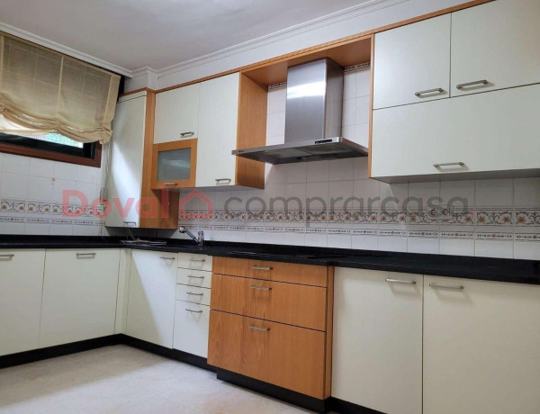 Chalet adosado en venta en Ponteareas