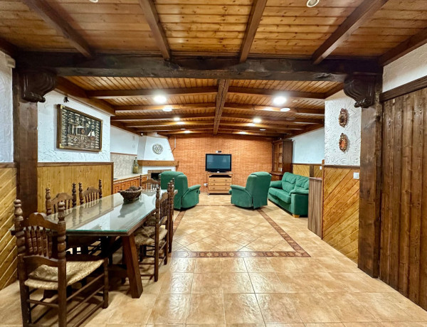 Chalet adosado en venta en ronda de Poniente