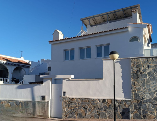 Casa o chalet independiente en venta en calle Grove s/n