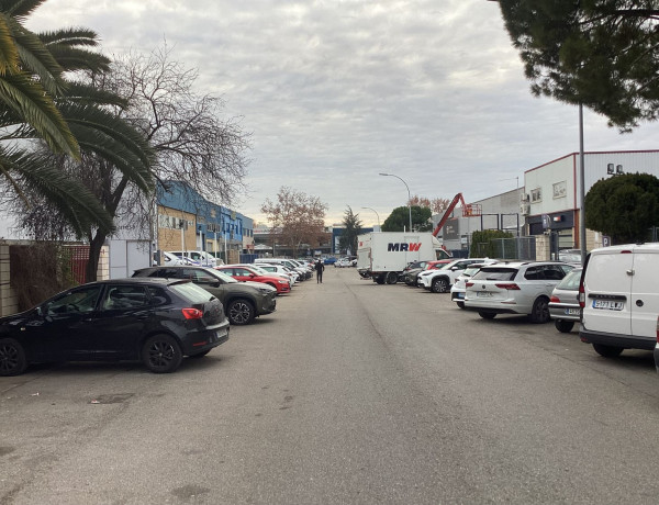 Alquiler de Nave en calle de la Madera, 20