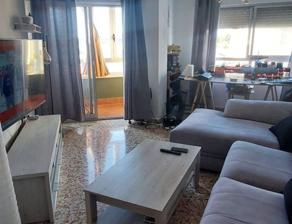 Piso en venta en Hermanos Falcó - Sepulcro Bolera