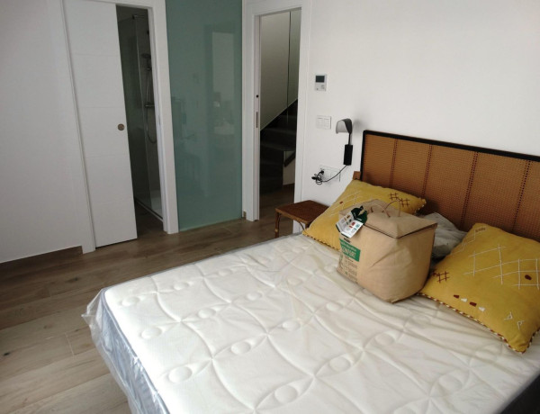 Chalet pareado en venta en Santiago de la Ribera