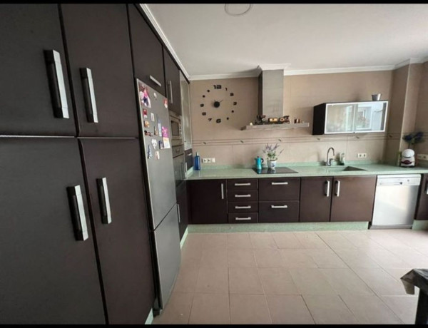 Chalet adosado en venta en avenida Dels Reis Catòlics, 30