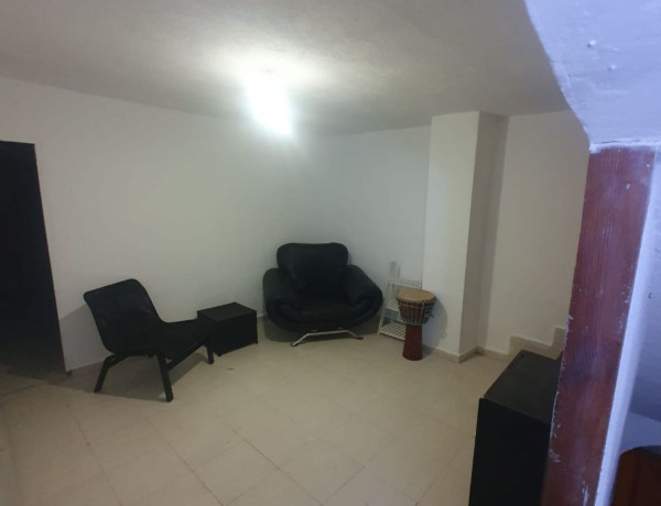 Chalet adosado en venta en calle San Luis