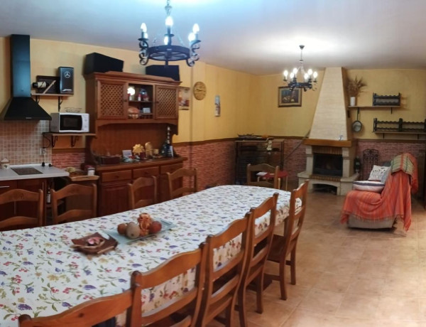 Chalet adosado en venta en carretera Madrid