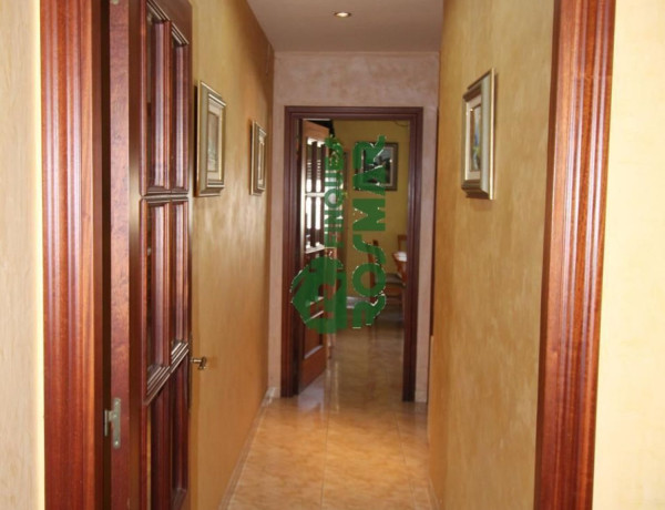 Piso en venta en Casc Antic