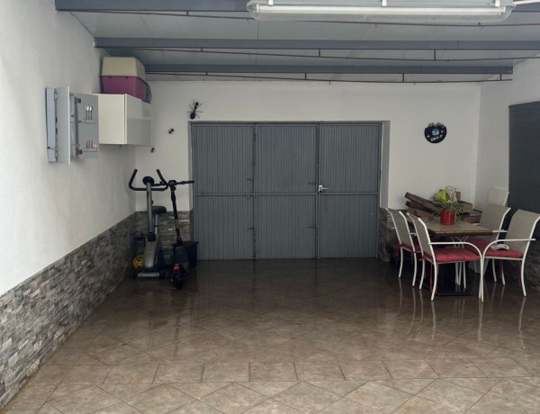 Chalet pareado en venta en calle General Cremades, 5