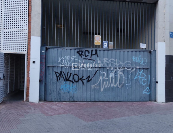 Garaje en venta en La Avanzada - La Cueva