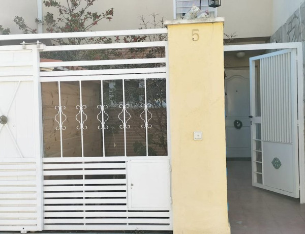 Chalet adosado en venta en calle Cerro de Altamira, 5