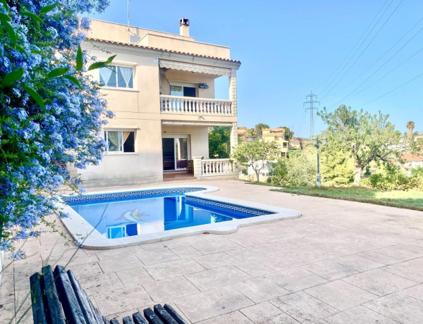 Casa o chalet independiente en venta en Nucli Urbà