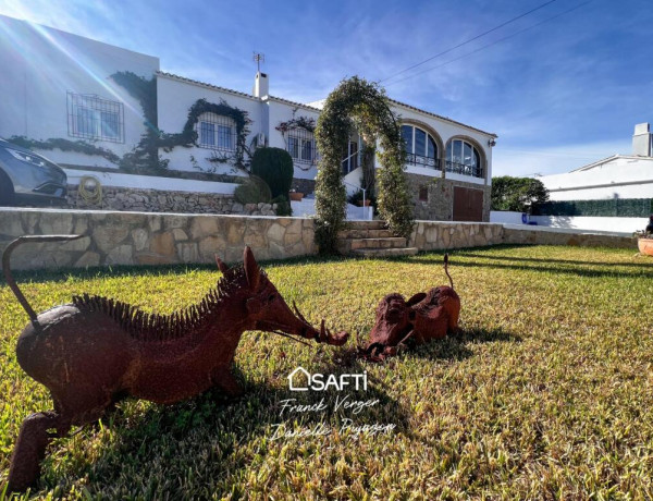 Espléndido chalet de 4 dormitorios en Jávea,