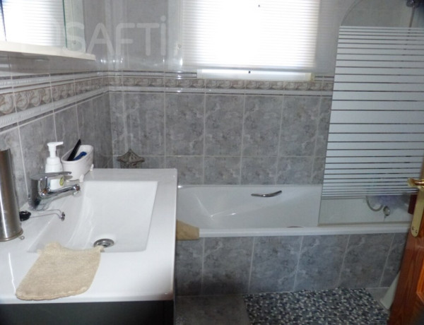 Estupenda casa con 5 dormitorios y piscina privada, Fortuna