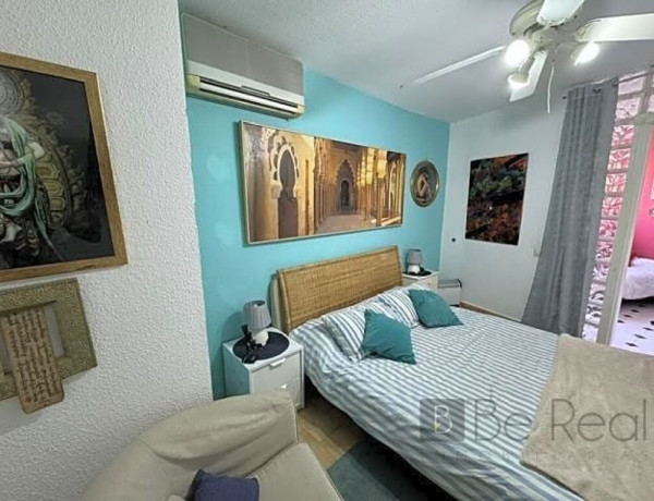 APARTAMENTO DE DOS DORMITORIOS, EN URBANIZACION CON PISCINA EN EL CENTRO DE TORREMOLINOS (MÁLAGA).