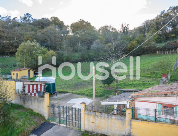 Chalet en venta de 150 m² en  Avenida La Estación (Fuso de la Reina), 33140 Oviedo (Asturias)