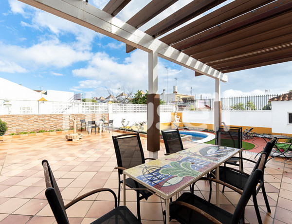 Casa en venta de 147 m² Calle Virgen de los Reyes, 41950 Castilleja de la Cuesta (Sevilla)