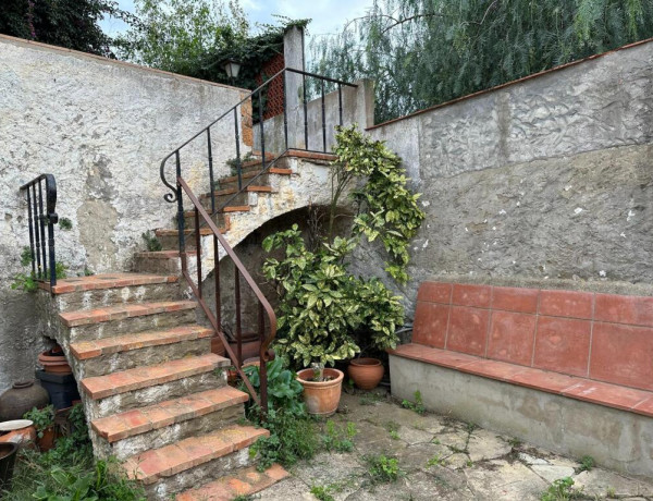 Magnifica casa de pueblo con Piscina y Parking