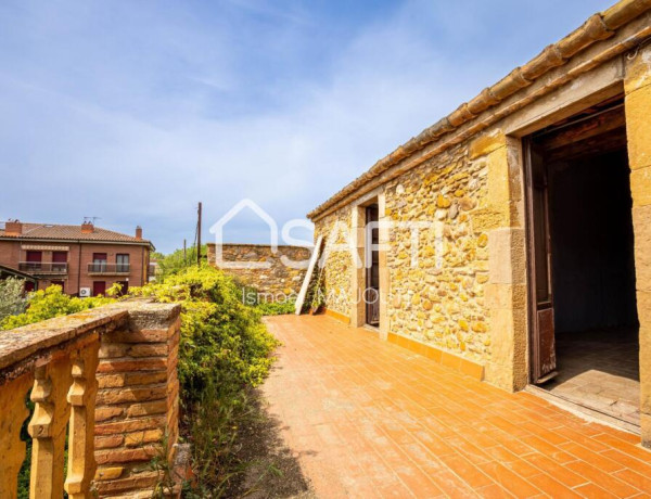 Masía de 8 habitaciones ideal para turismo rural en La Bisbal d’Empordà